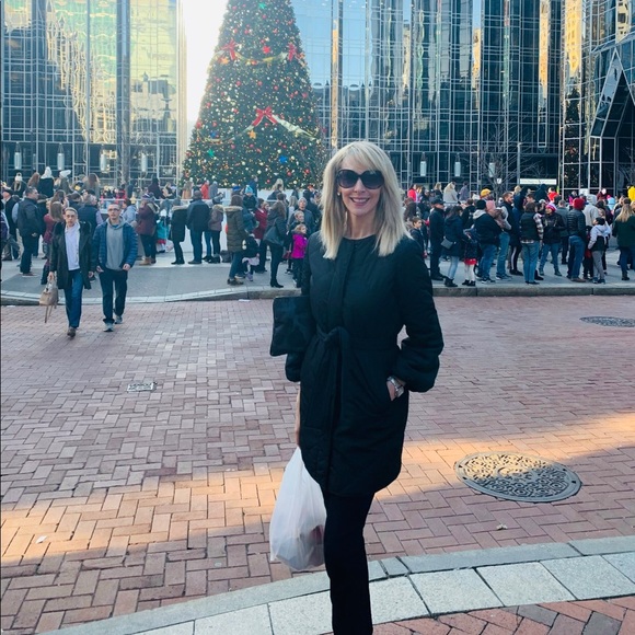 Meet your Posher, Jennifer - Picture 2 of 2